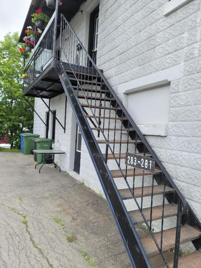 Vibrant Apartment In The Heart Of The Town Edmundston Exterior foto